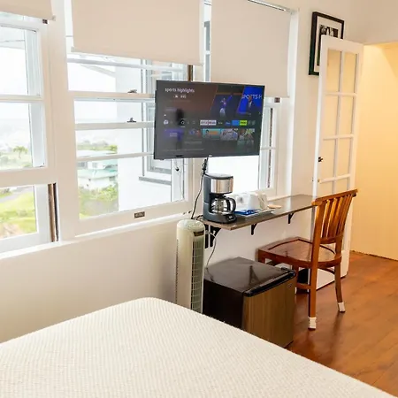 Hilltop Legacy Vacation Rental Hilo Room photo
