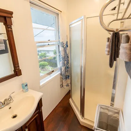 Hilltop Legacy Vacation Rental Hilo Room photo